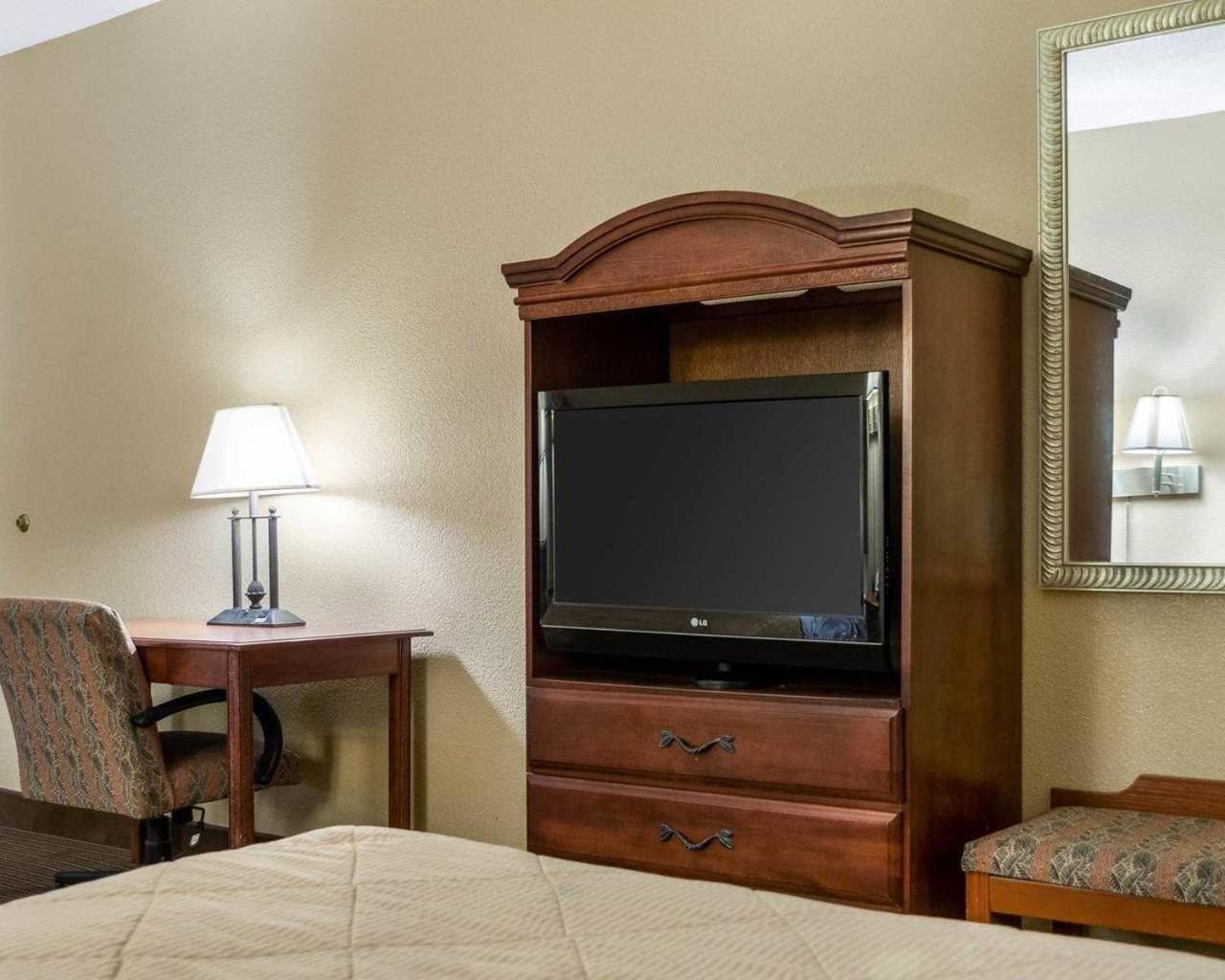 Standard King Room - Non-Smoking