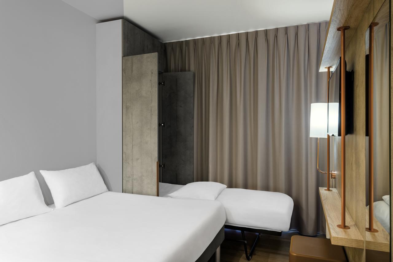 Chambre Triple avec Grand Lit Double et Lit Pliant (3 Adultes)