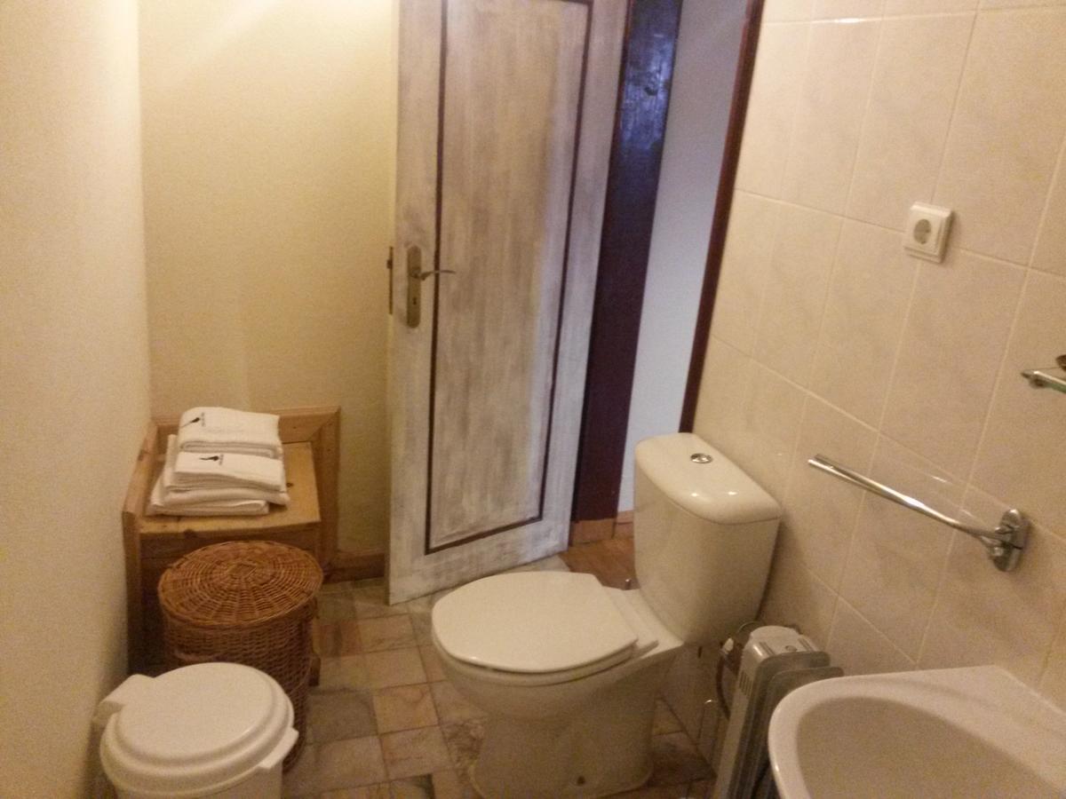 Quarto Deluxe (2 Adultos + 1 Criança)