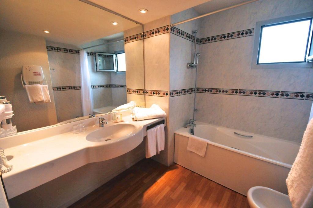 Chambre Lits Jumeaux Standard avec Balcon