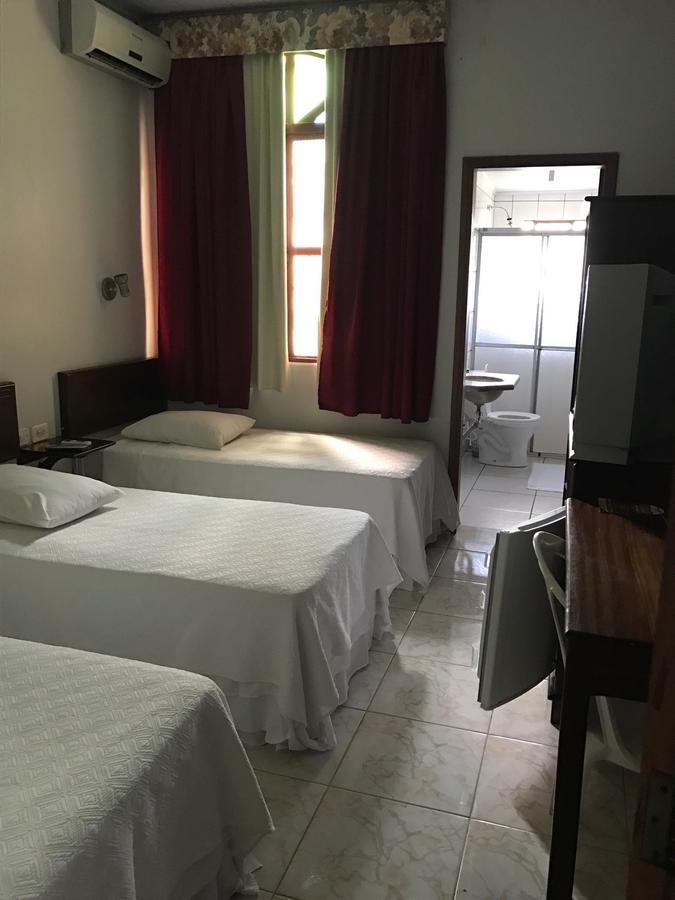 Quarto Triplo com Banheiro