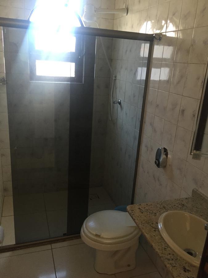 Quarto Grande com Cama de Casal ou 2 de Solteiro