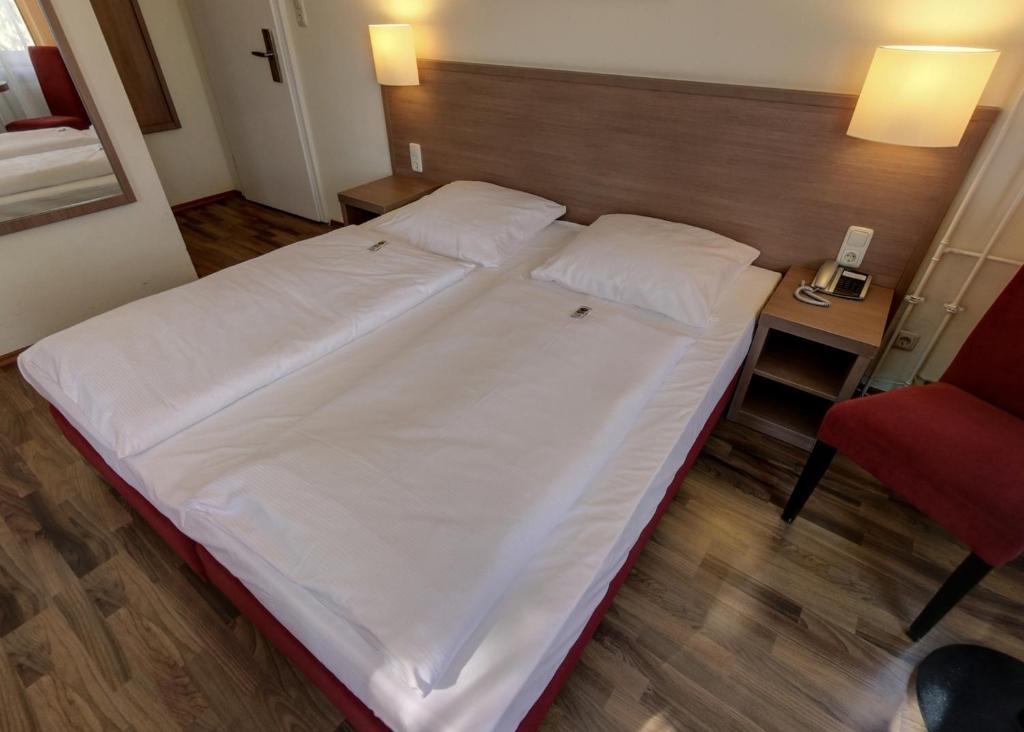 Deluxe Double Room,565474077:JPEG