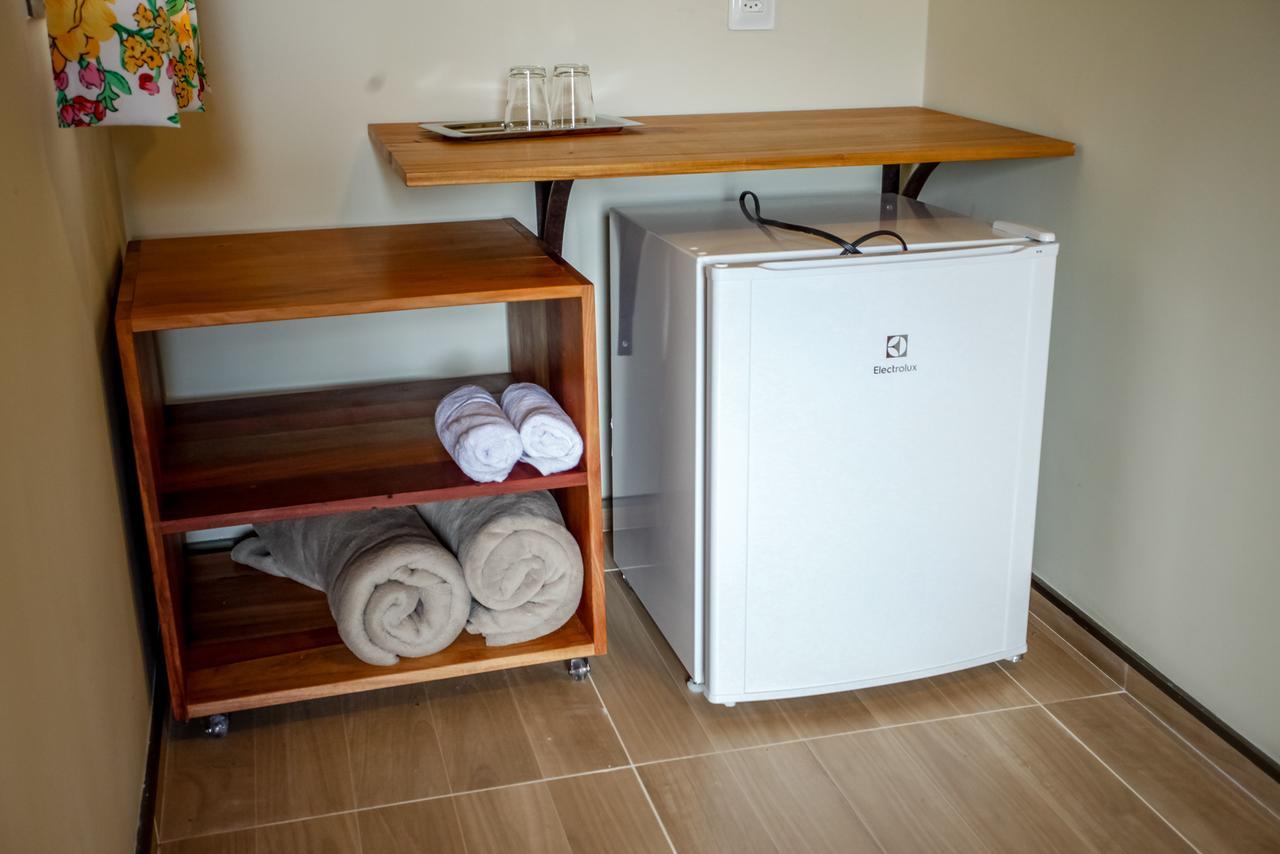Quarto Grande com 2 Camas de Solteiro
