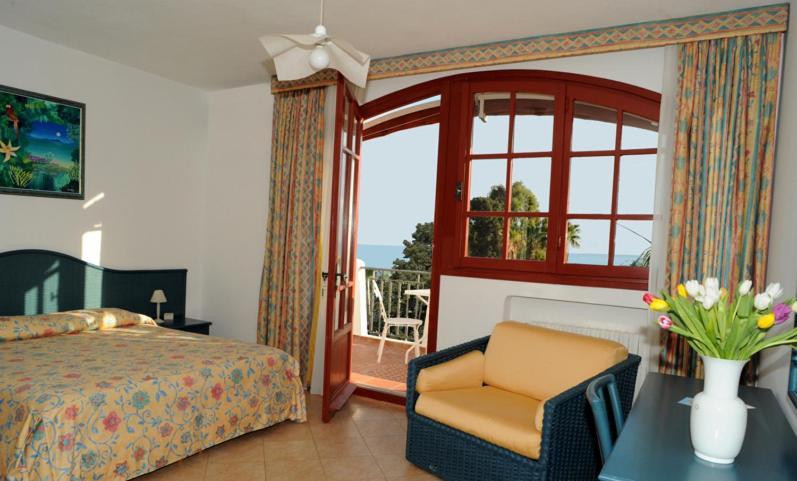 Deluxe Doppelzimmer mit Balkon und Meerblick