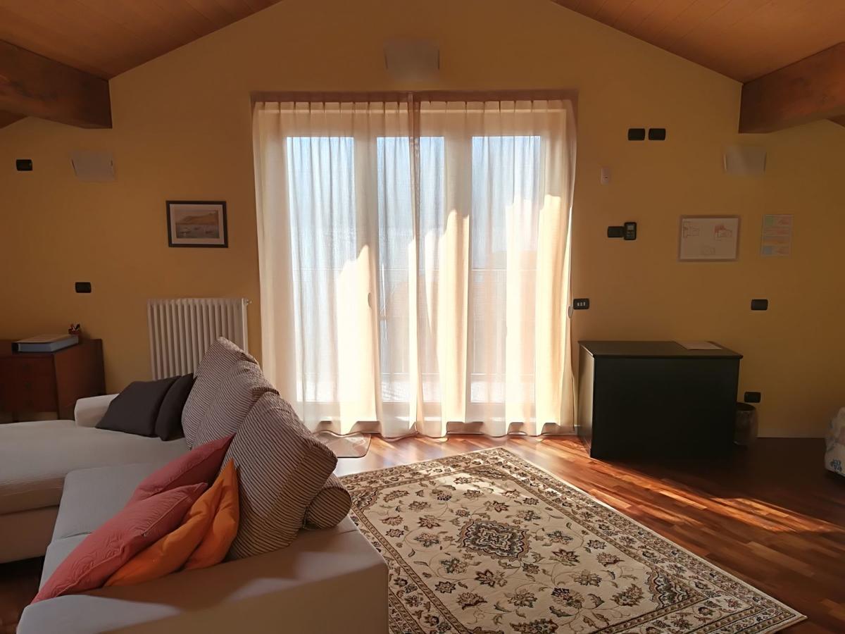 Junior Suite con Balcone e Vista Lago
