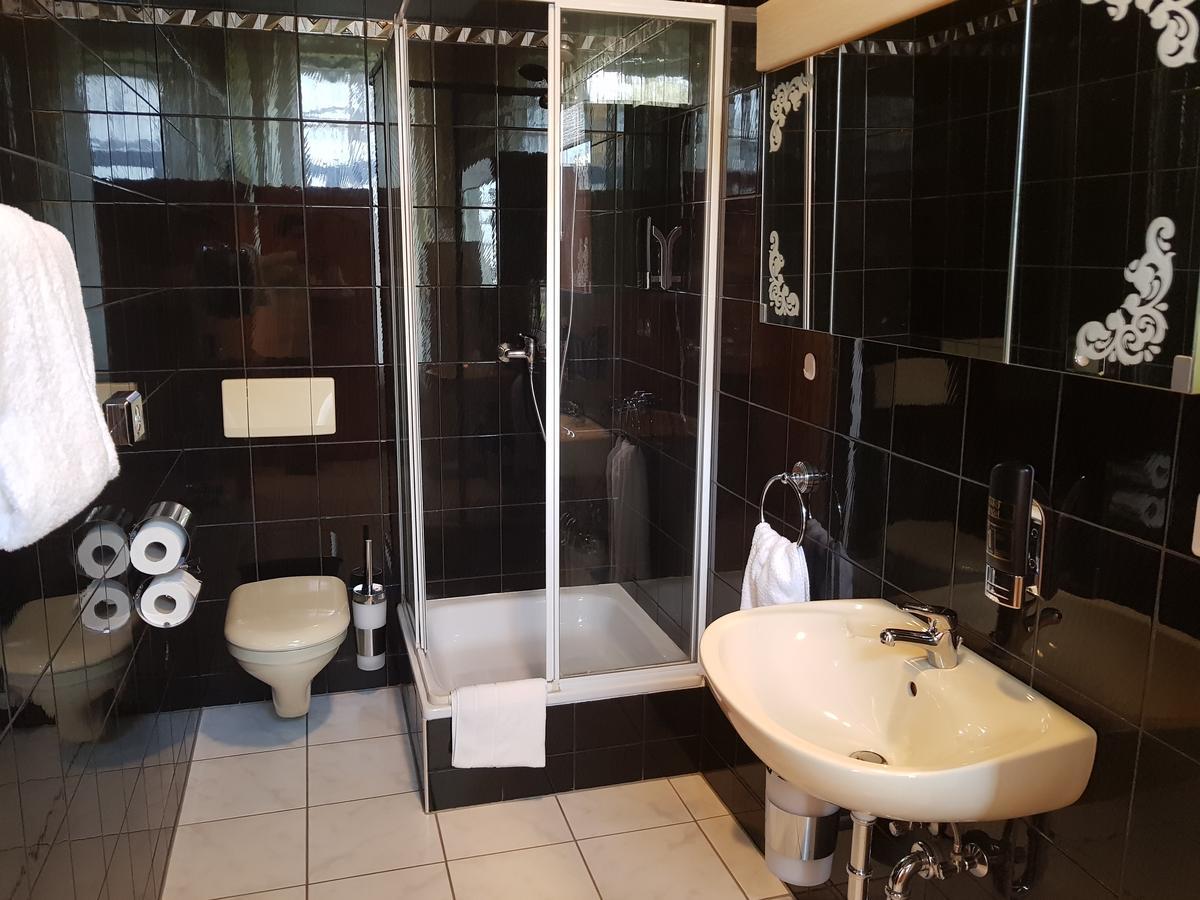 Standard Quadruple Room,664868901:JPEG