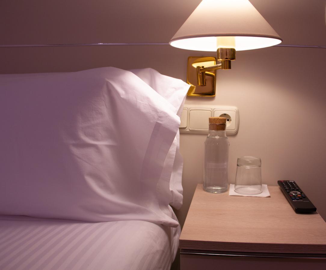 Standard Twin Room with Shared Bathroom,635105634:JPEG