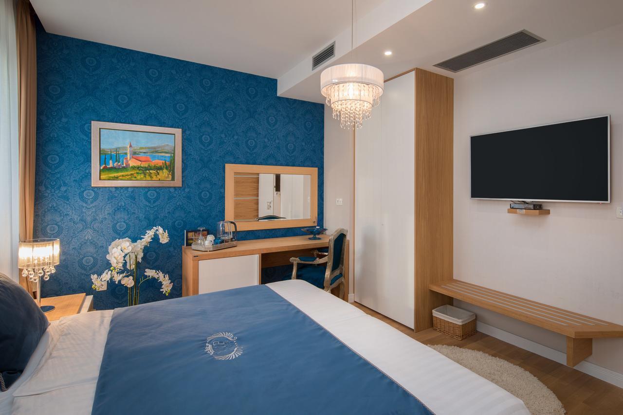Kamer met Kingsize Bed en Uitzicht op de Tuin