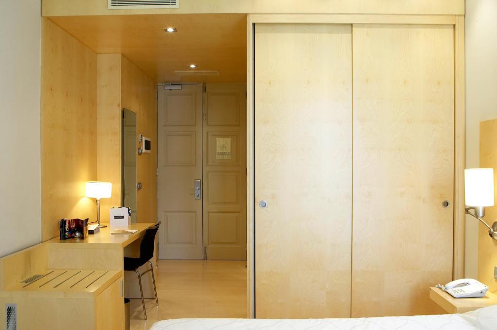 Single Room,63613471:JPEG