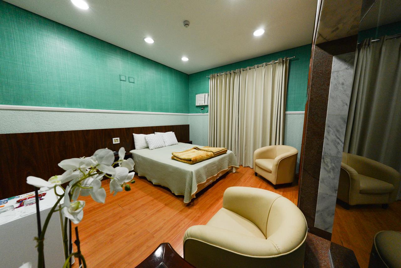 Quarto Duplo com Banheira de Hidromassagem