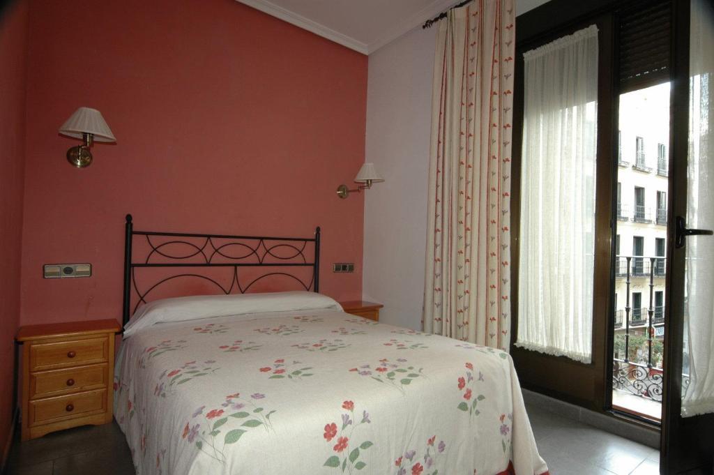 Single Room,63715162:JPEG