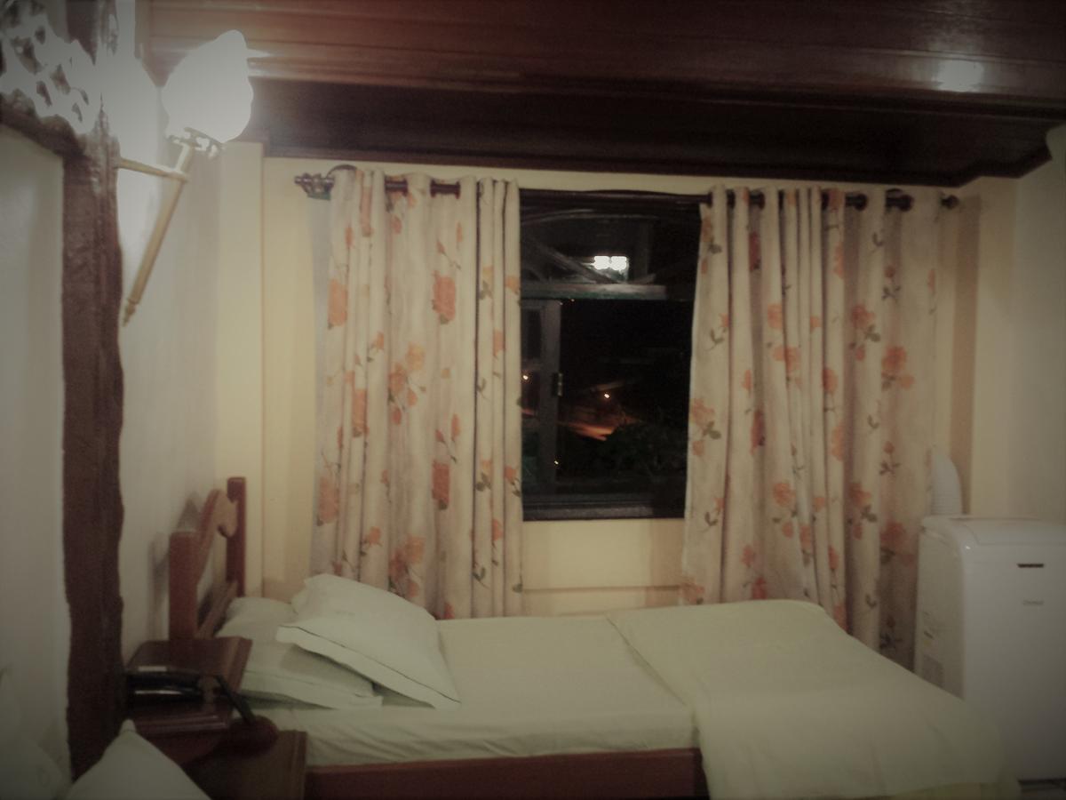 Quarto Triplo Básico