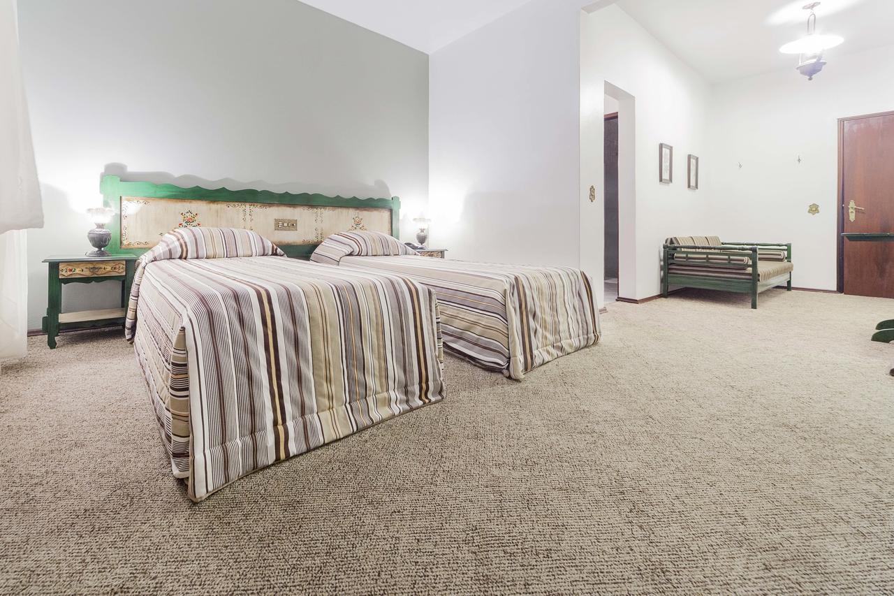 Quarto Deluxe com 2 Camas de Solteiro