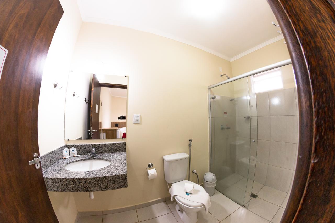 Quarto com Cama de Casal ou 2 de Solteiro