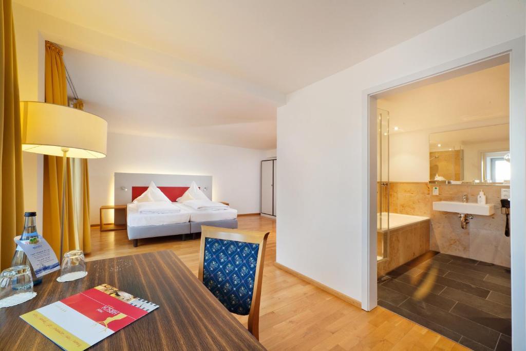 Doppelzimmer mit Balkon