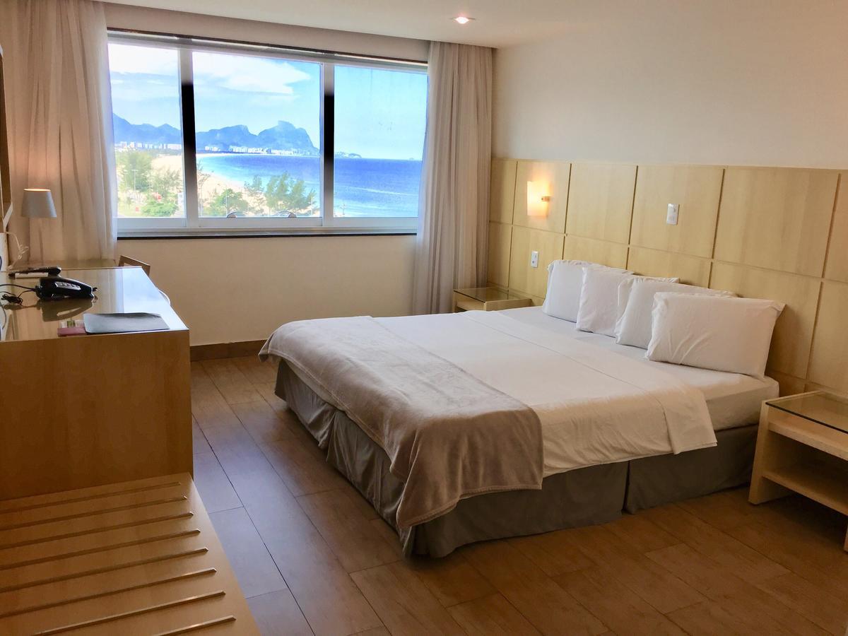 Quarto Duplo Superior com Vista Parcial do Mar