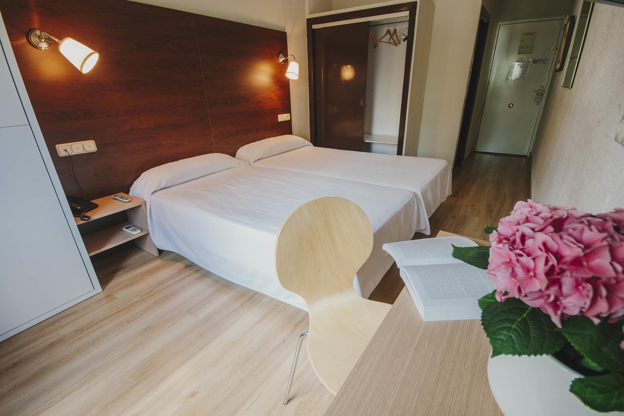 Double or Twin Room,697297275:JPEG