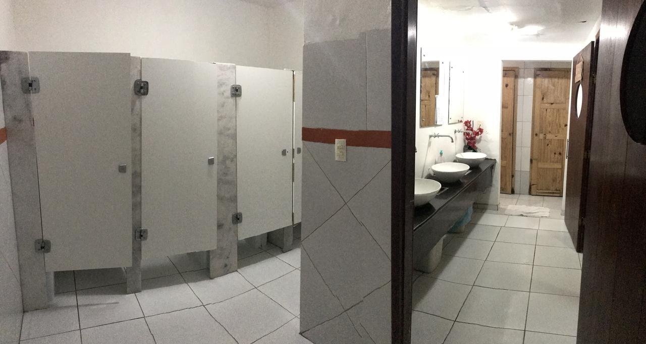 Quarto com 2 Camas de Solteiro
