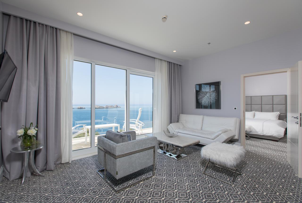 Suite Superior con balcón y vistas al mar - 1 cama extragrande