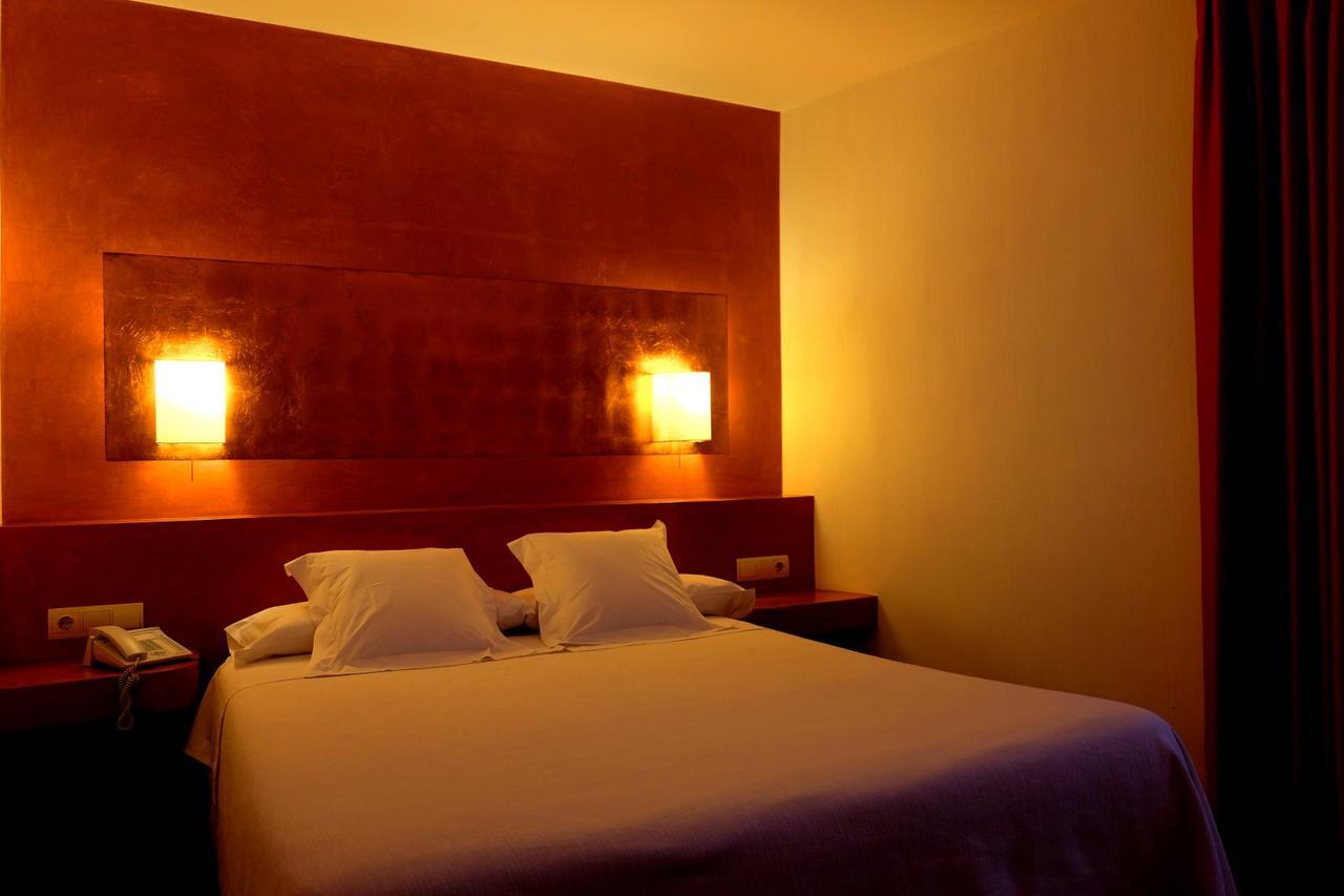 Kleines Doppel-/Zweibettzimmer