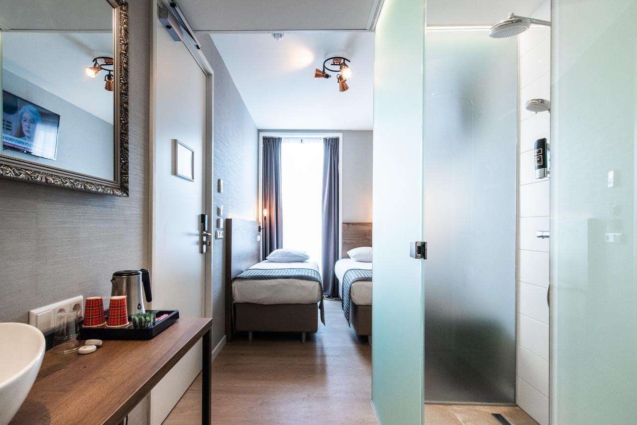 Quarto Twin Standard