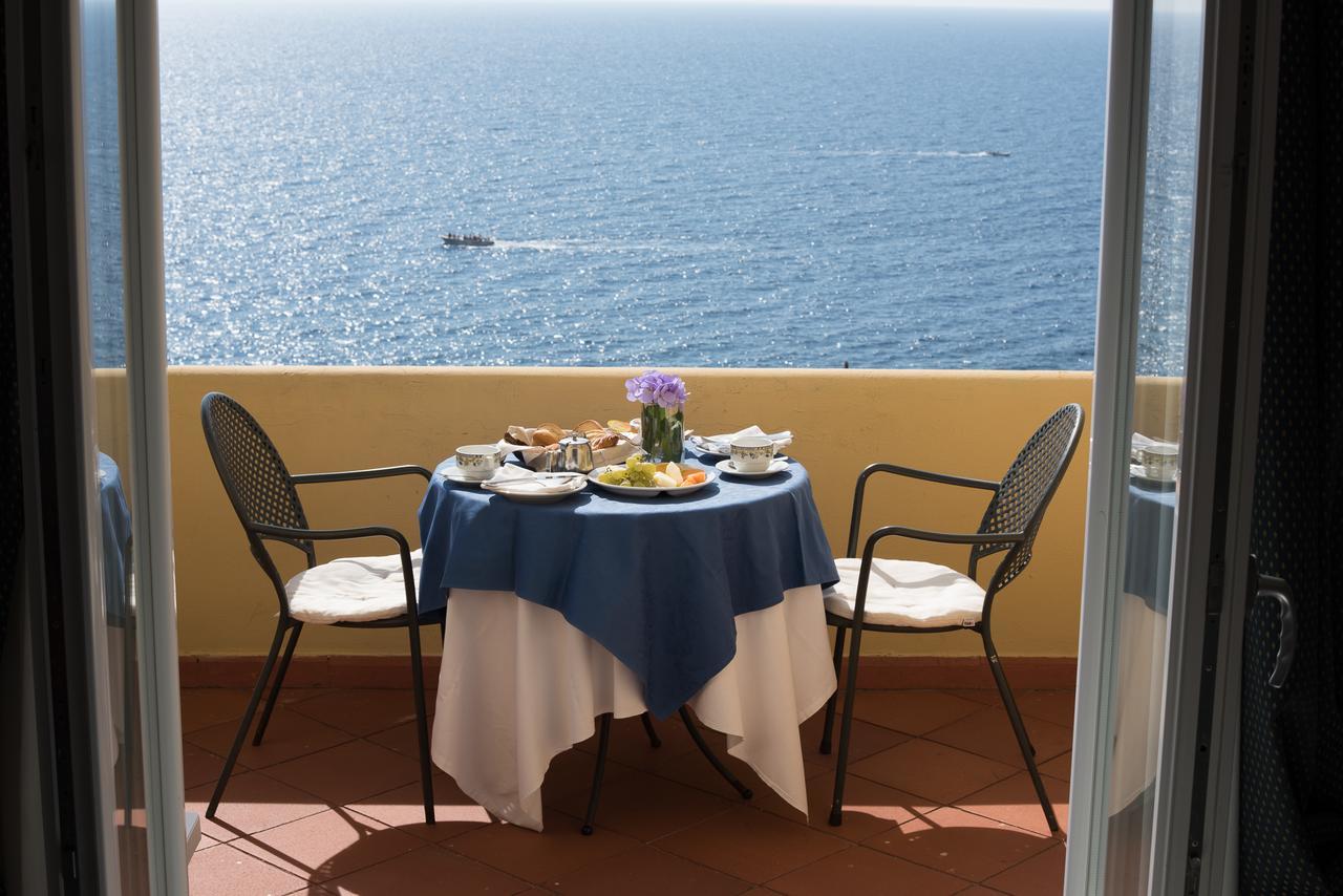 Deluxe Doppelzimmer mit Balkon und Meerblick
