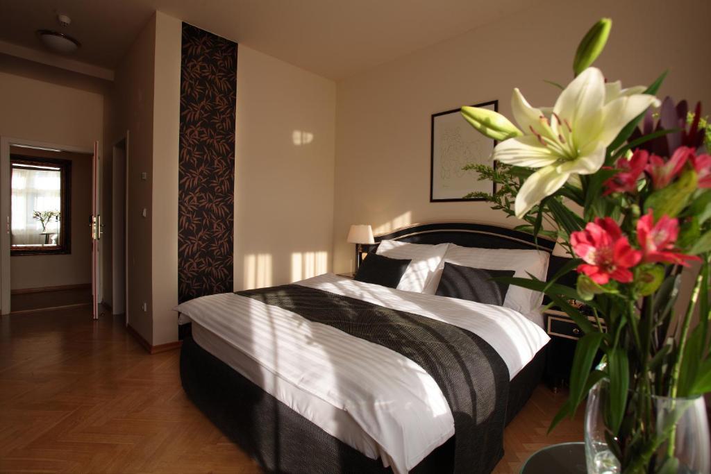 Double or Twin Room,706777225:JPEG