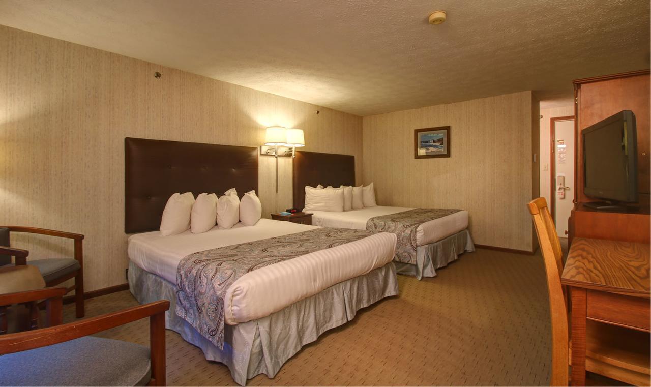 Queen Room Two Queen Beds,654250155:JPEG