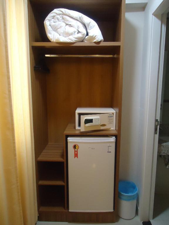 Quarto Triplo com 3 Camas de Solteiro