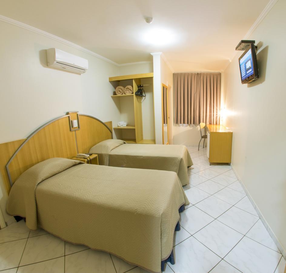 Quarto Standard com 2 Camas de Solteiro