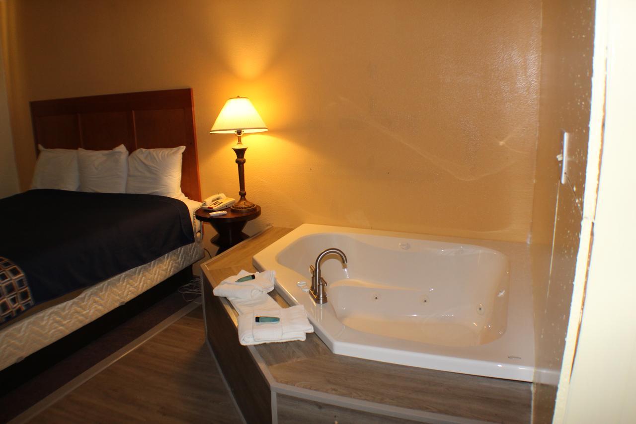 King Room with Spa Bath