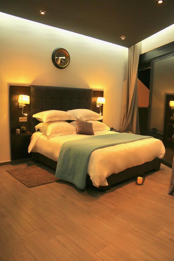 Chambre Double Deluxe avec Balcon - Vue Partielle sur Mer