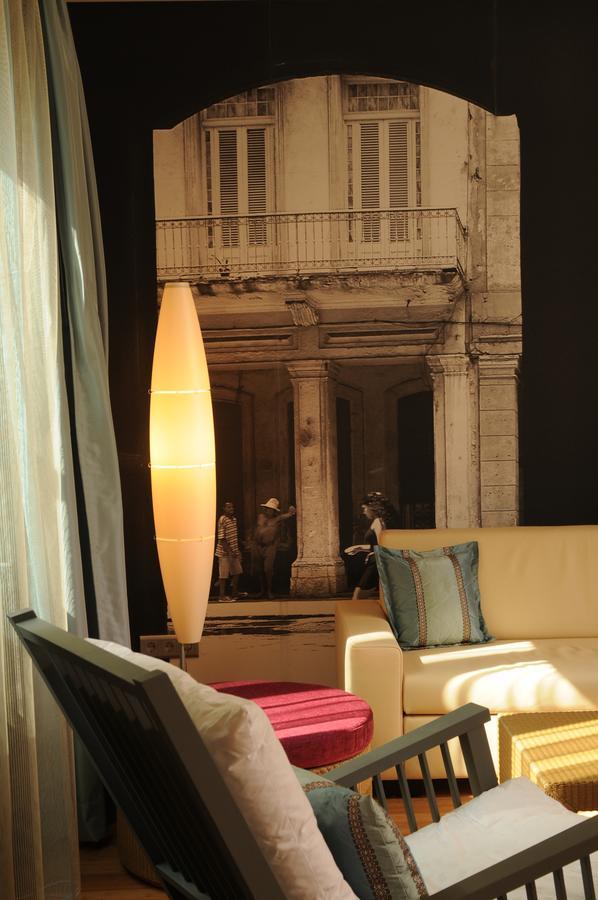 Suite mit Kingsize-Bett und Whirlpool - Nichtraucher