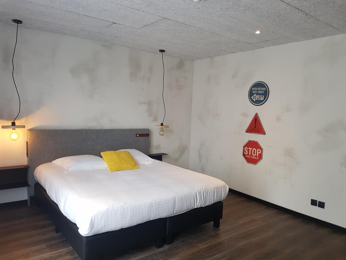 Grote Kamer met Uitzicht op de Straat