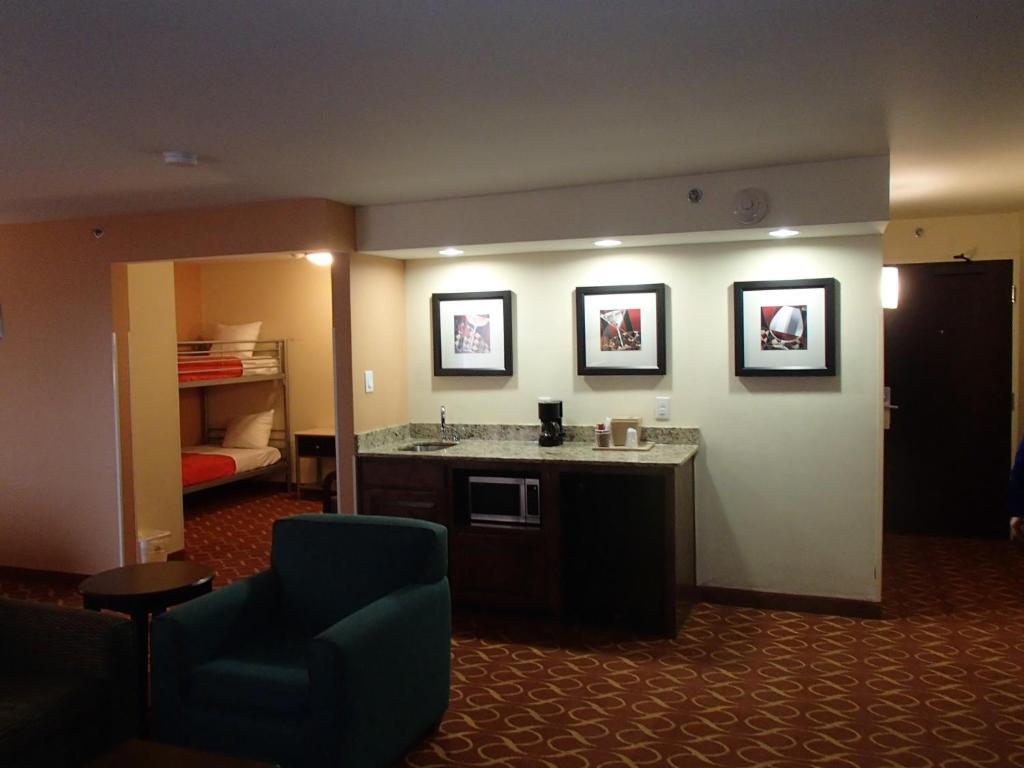 Family Suite Non-Smoking,774734725:JPEG