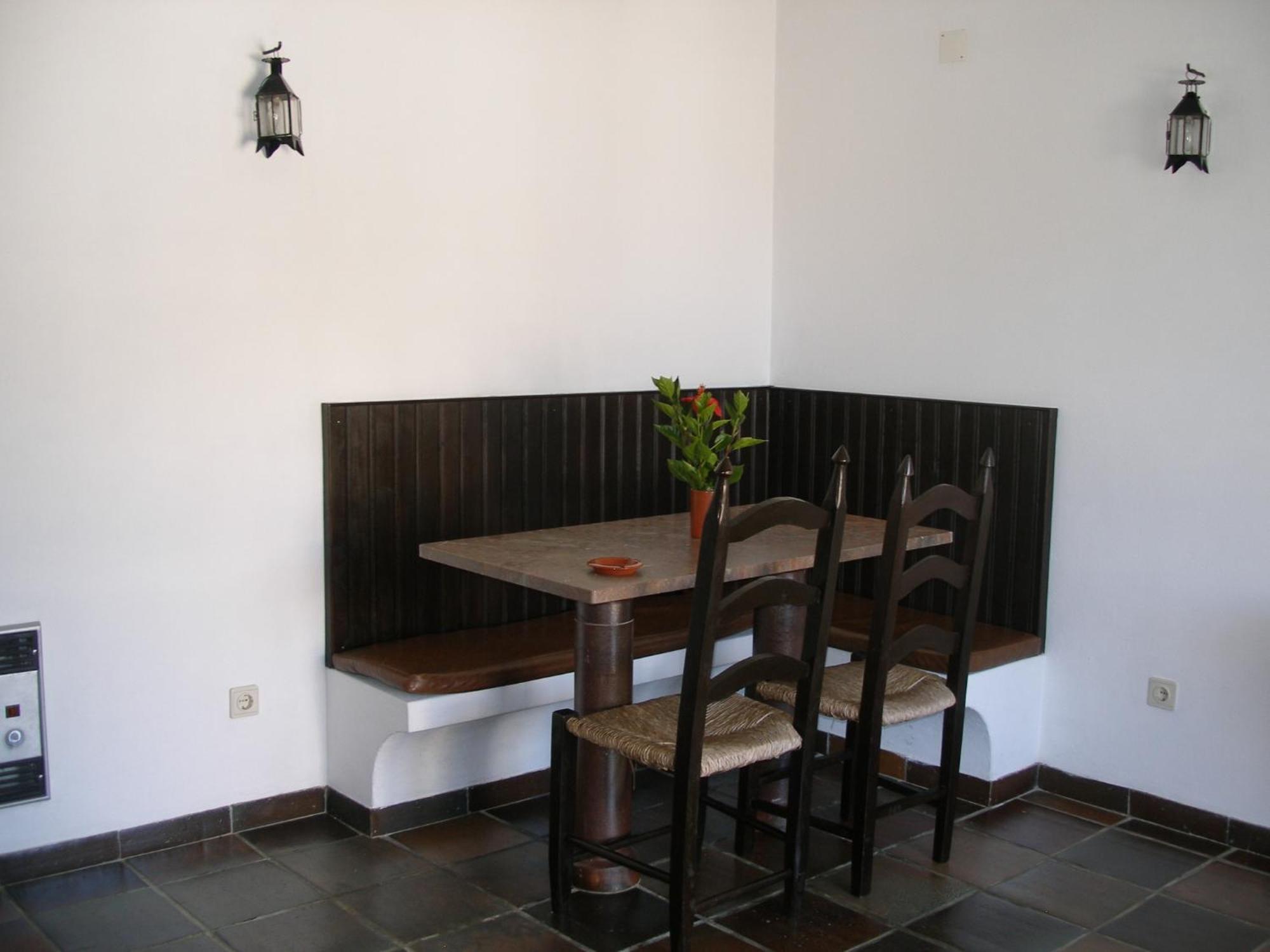 Apartamento de Um Quarto com Cama de Casal