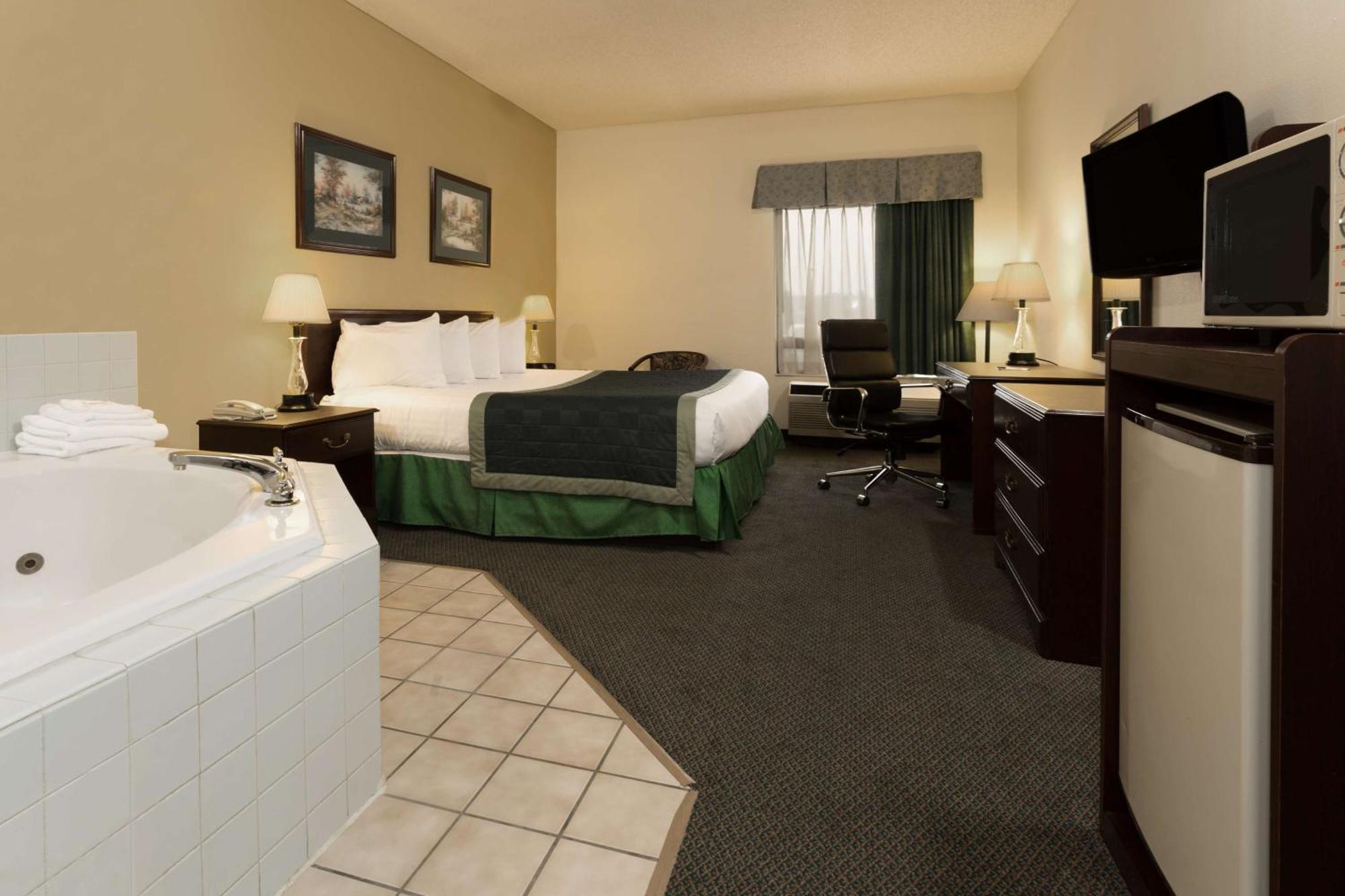 Deluxe King Room - Non-Smoking