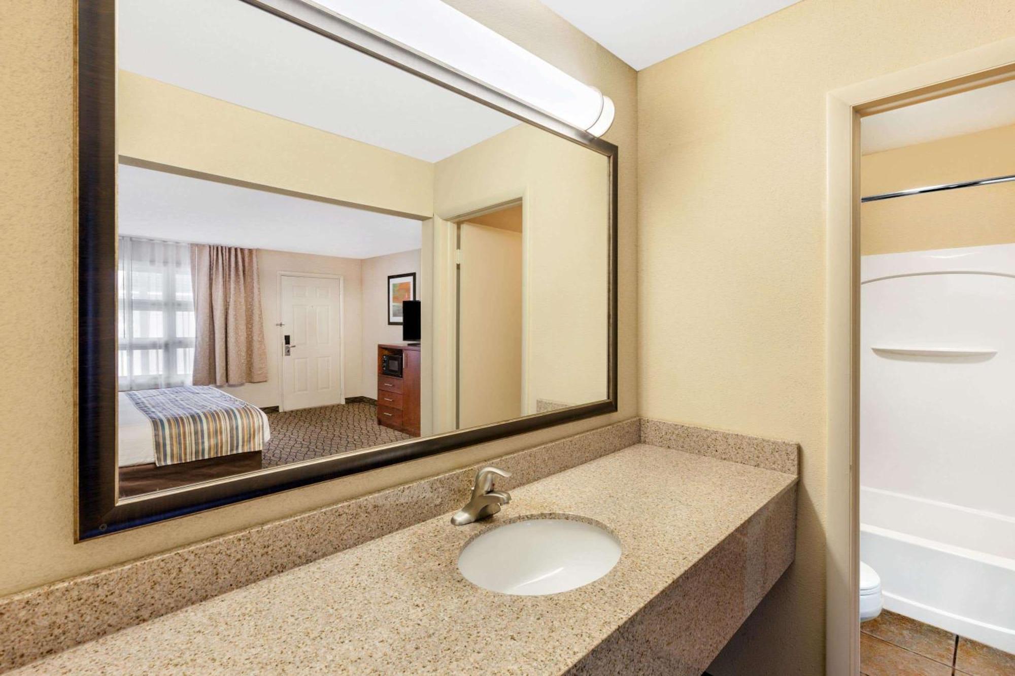 Queen Room with Two Queen Beds - Disability Access/Non-Smoking