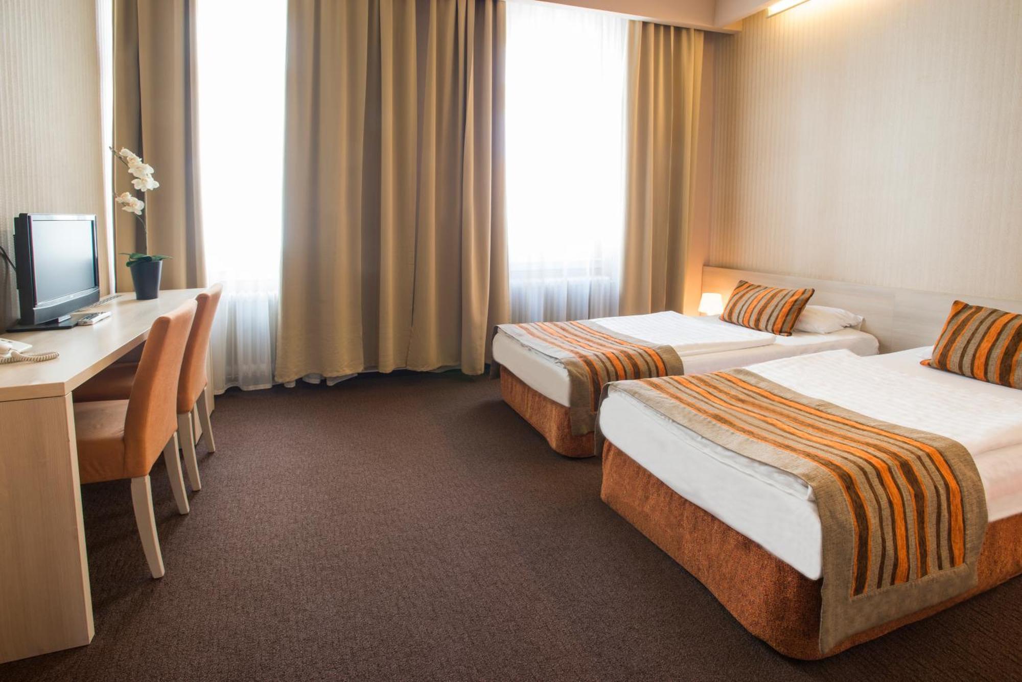 Double or Twin Room,687745680:JPEG