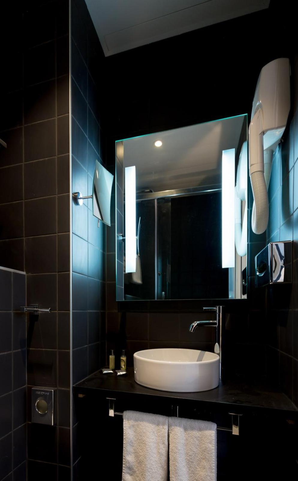 Quarto com 2 Camas de Solteiro