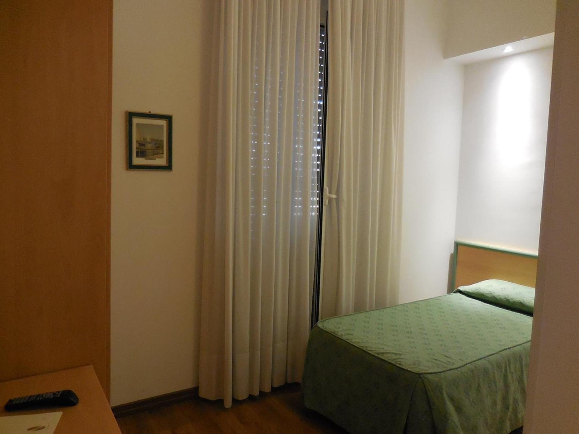 Single Room,1580484003:JPEG