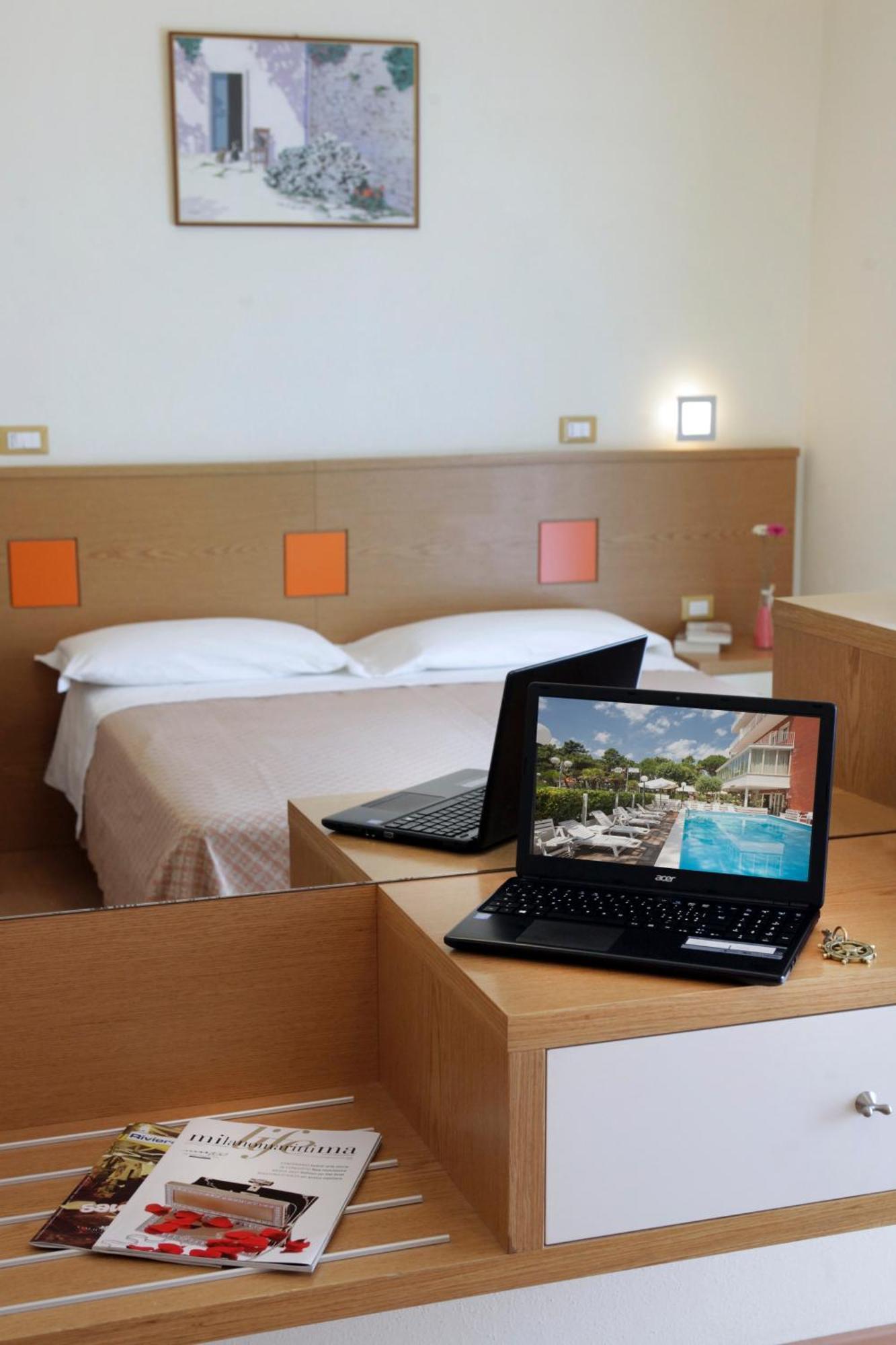 Quadruple Room Sea View,664798863:JPEG