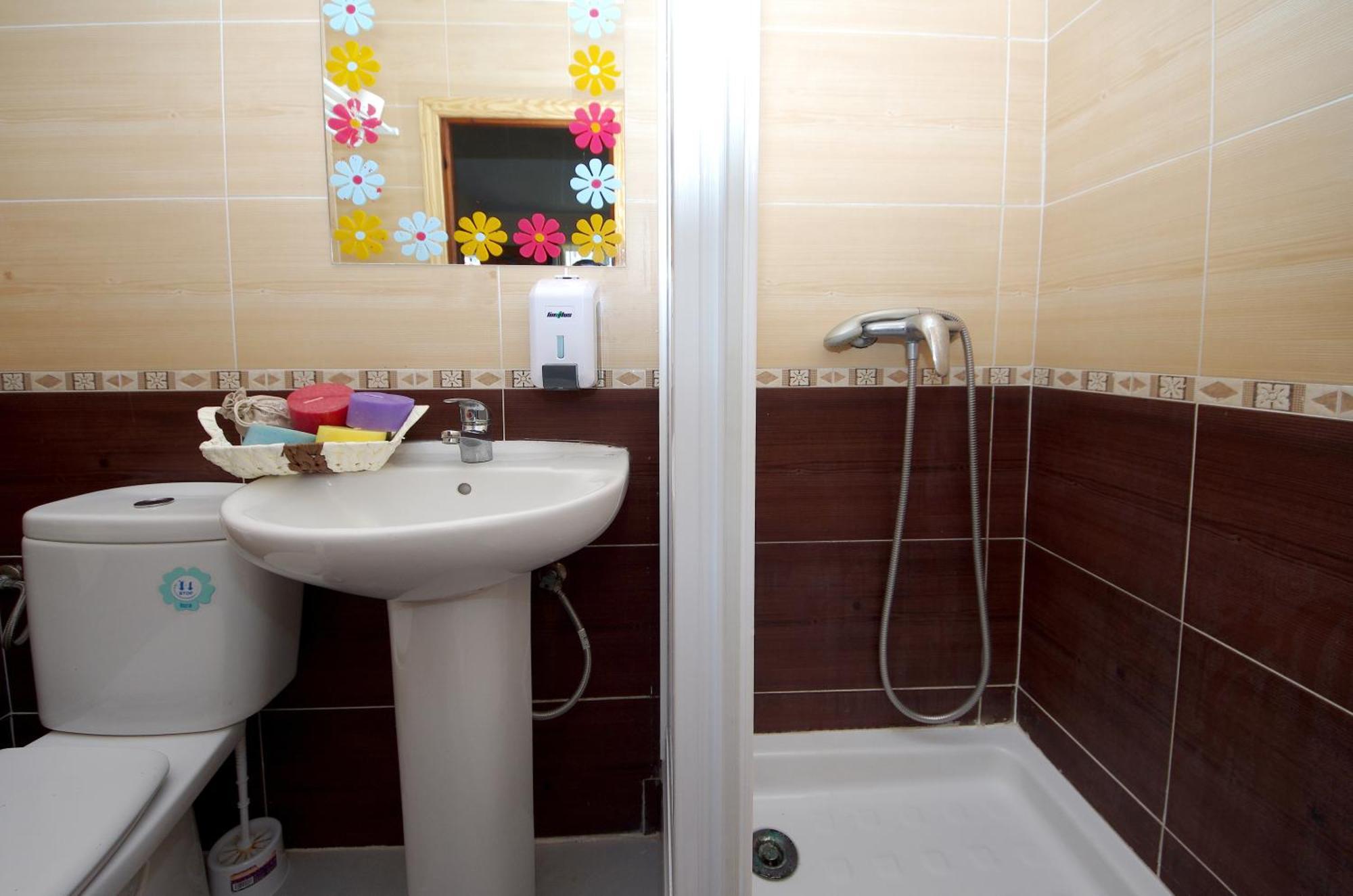 Chambre Quadruple avec Salle de Bains