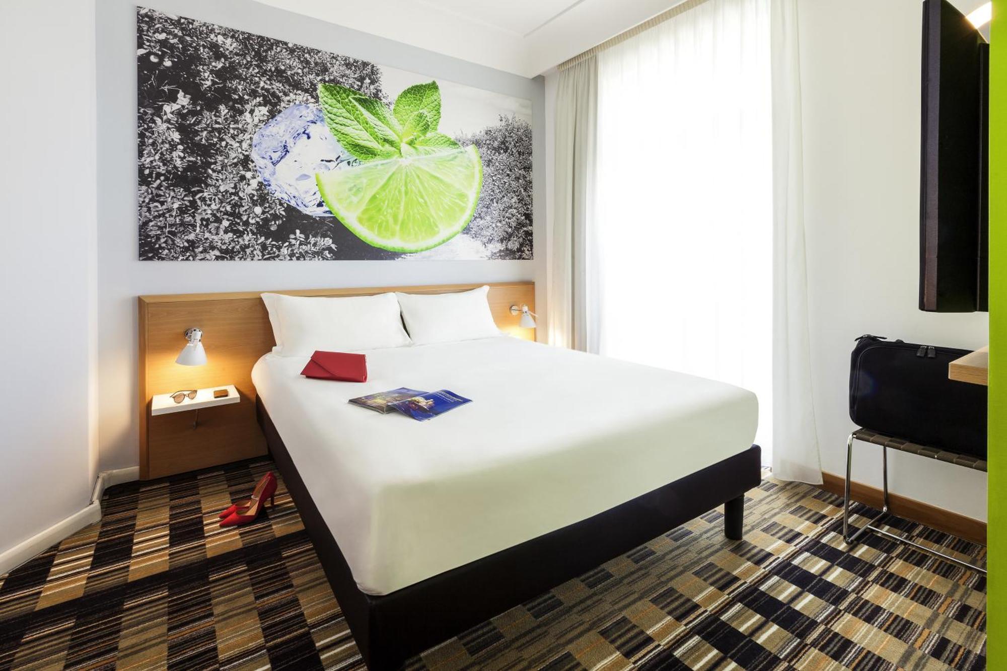 Standaard Kamer met 1 Tweepersoonsbed en 1 Eenpersoonsbed