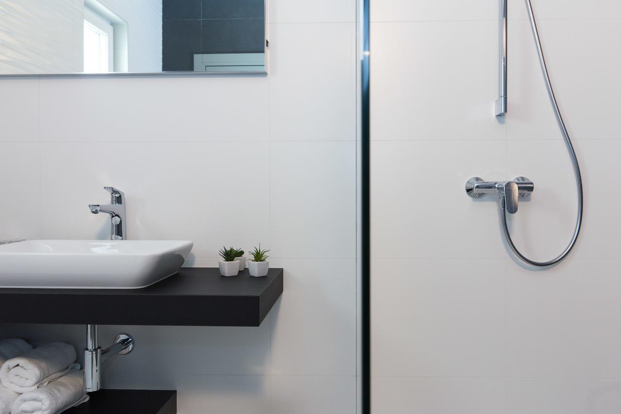 Camera Deluxe Matrimoniale/Doppia con Letti Singoli con Balcone e Vista Mare