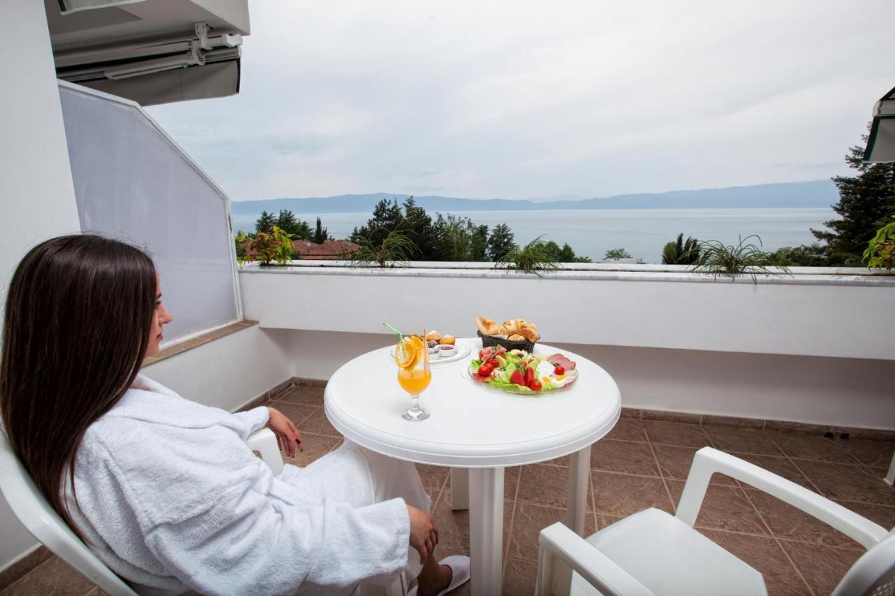Suite met Balkon en Uitzicht op Meer - Gratis Toegang tot Spa