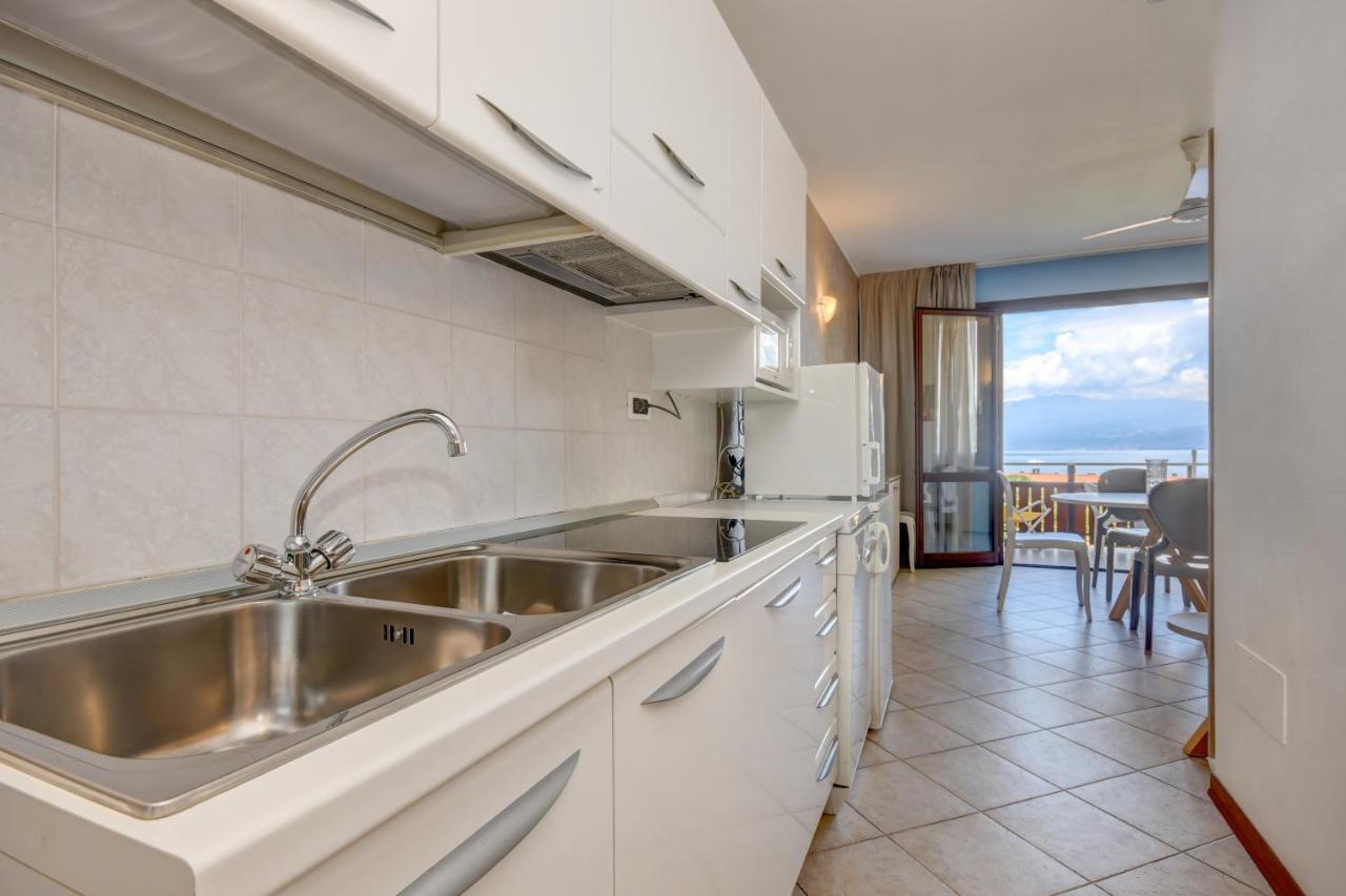 Superior One-Bedroom Apartment Balcony or Terrace,1096751016:JPEG
