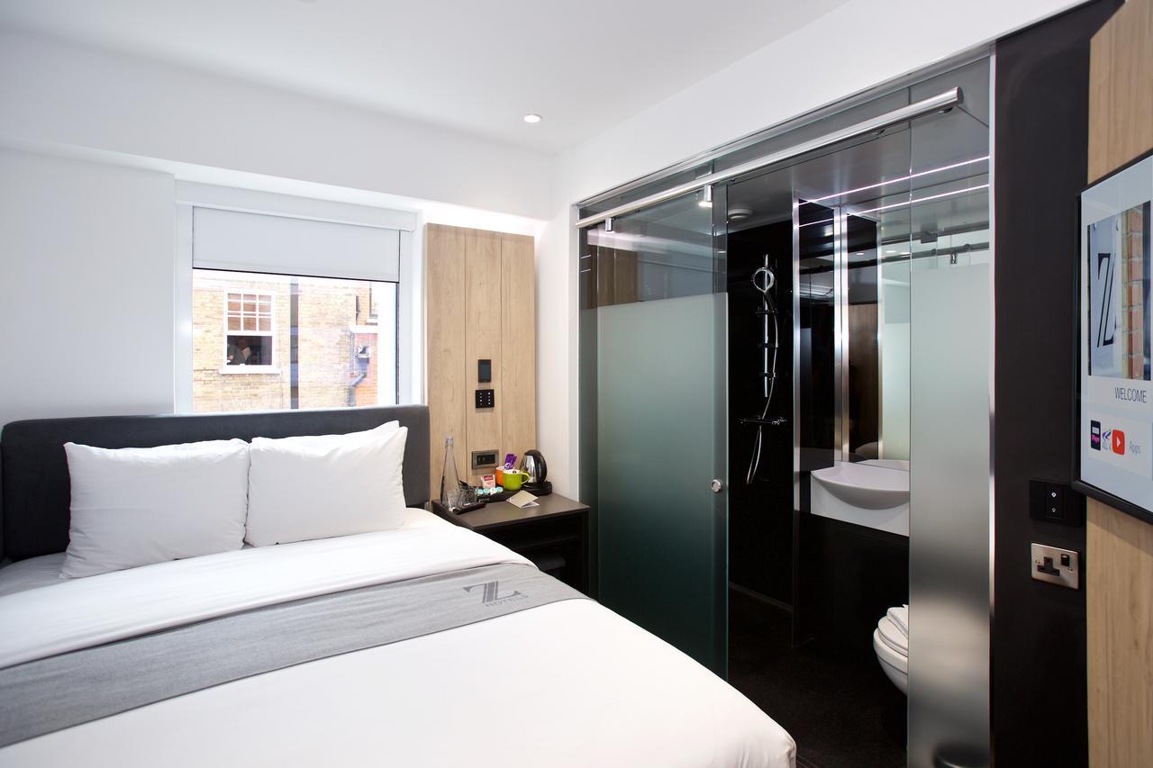 Habitación con cama grande