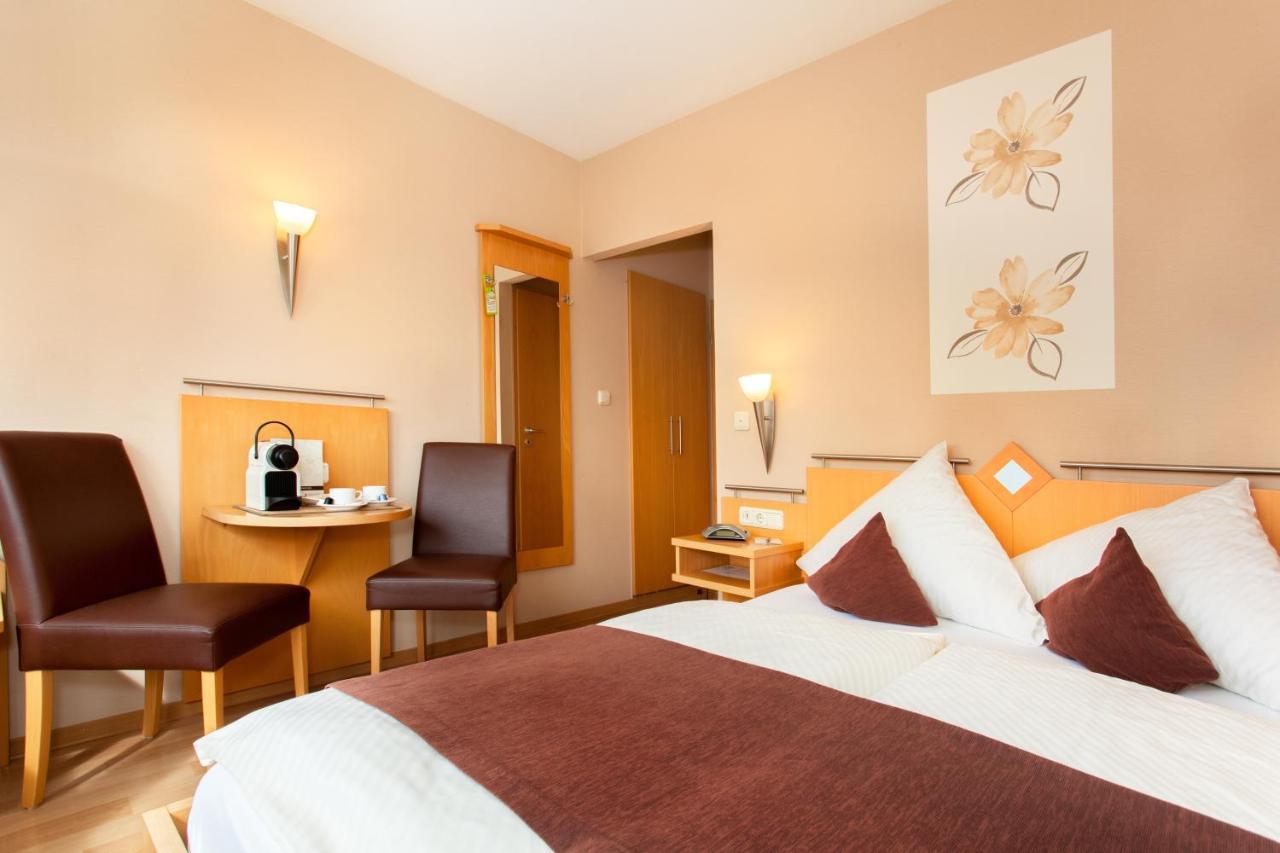 Standard Double Room,696728340:JPEG